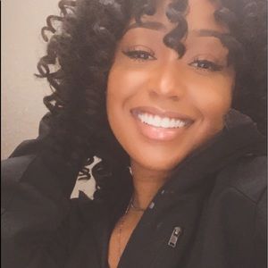 Meet your Posher, Briana